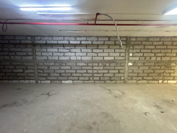  Parking, marathon-futurex Commercial Office Space 1250 Sq.Ft. In Lower Parel Mumbai 8849258