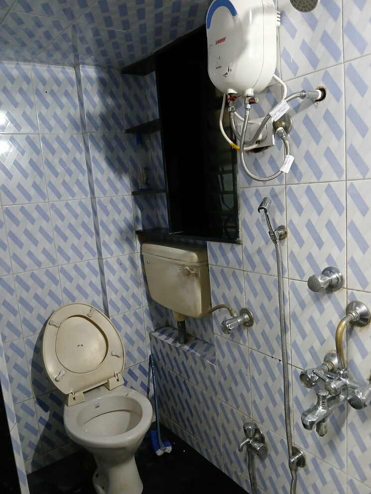 Bathroom, raheja-township 1 Bedroom 350 Sq.Ft. Apartment In Malad East Mumbai 8748611