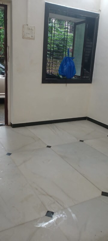 Room in 1 BHK Apartment at Raheja Township, Malad East – for Rent