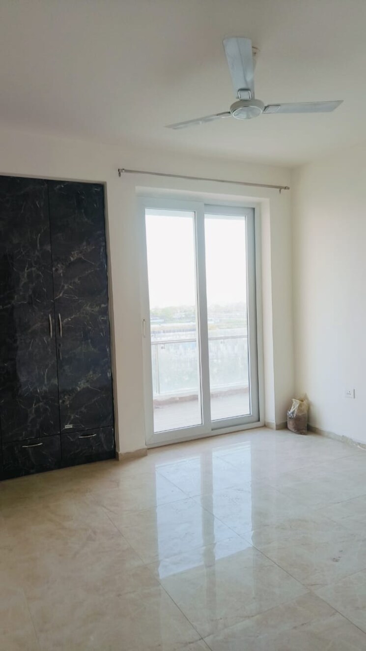 Room, omaxe-royal-residency-faridabad 3 Bedroom 1925 Sq.Ft. Apartment In Sector 79 Faridabad 8849321