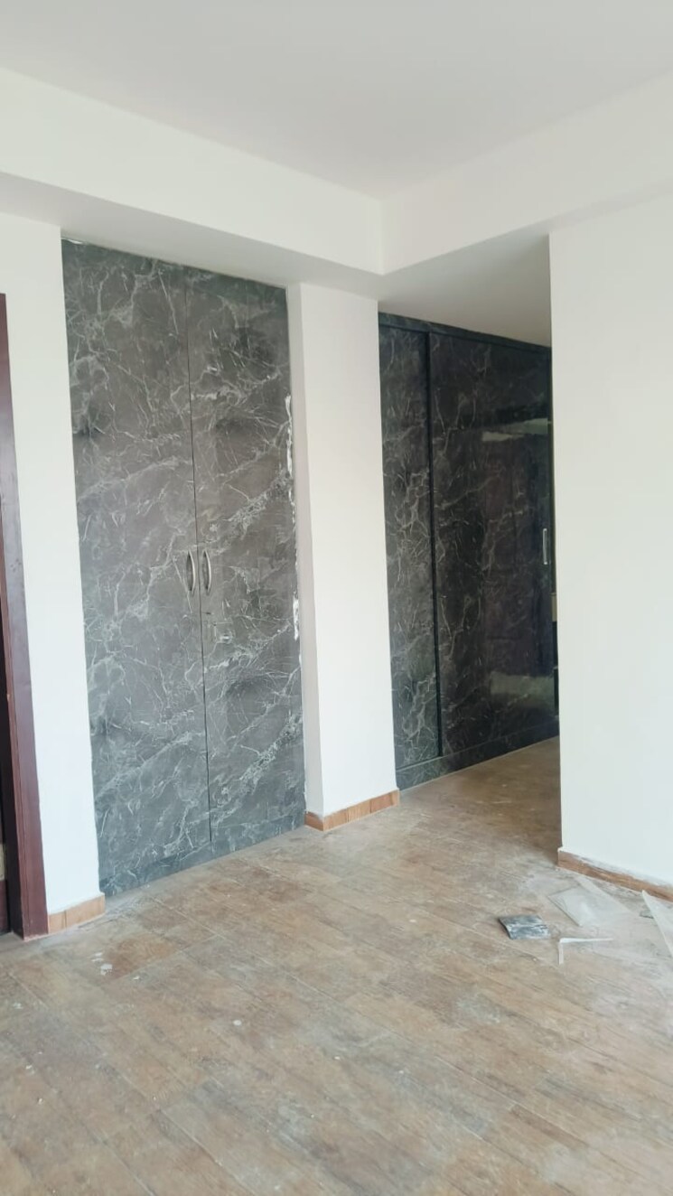 Room, omaxe-royal-residency-faridabad 3 Bedroom 1925 Sq.Ft. Apartment In Sector 79 Faridabad 8849321