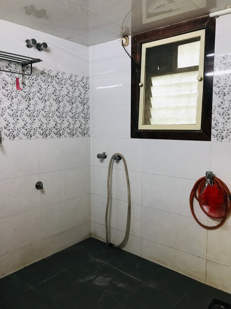Bathroom, anant-chs-dahisar 2 Bedroom 650 Sq.Ft. Apartment In Dahisar West Mumbai 8849350