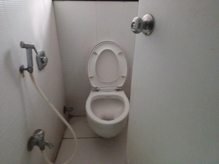 Bathroom, marathon-nextgen-innova Commercial Office Space 1700 Sq.Ft. In Lower Parel Mumbai 8849356