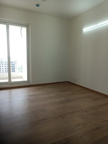 Room in 4 BHK Apartment at Lotus Panache, Sector 110 – for Rent