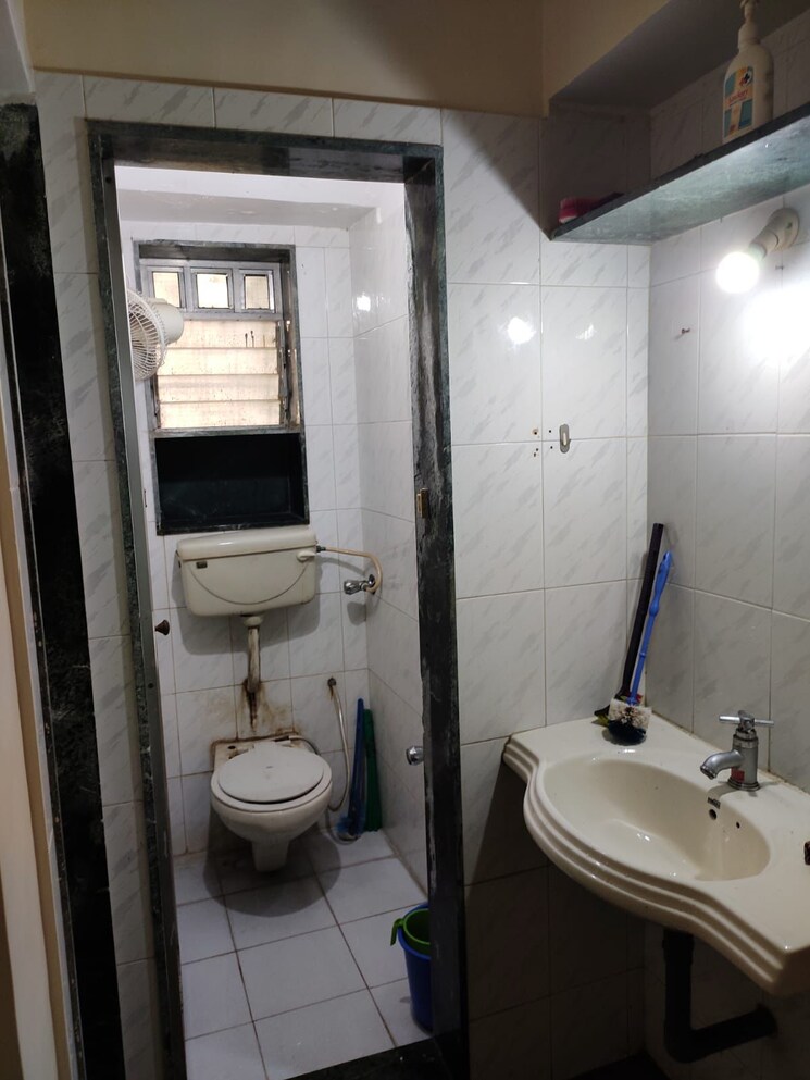 Bathroom, harshail-falcon 1 Bedroom 485 Sq.Ft. Apartment In Malad West Mumbai 8849420