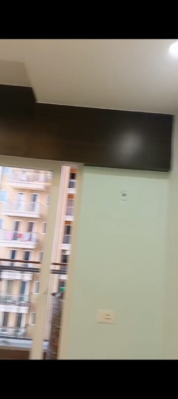 Furnished Amenities in 3 BHK Apartment at Rishita Manhattan, Gomti Nagar – for Rent