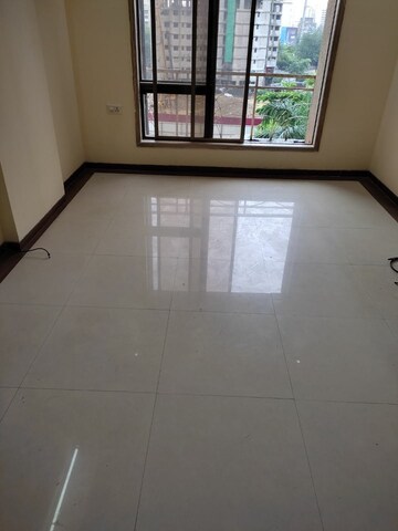 Room in 3 BHK Apartment at Symphony Towers Kandivali West, Kandivali West – for Rent