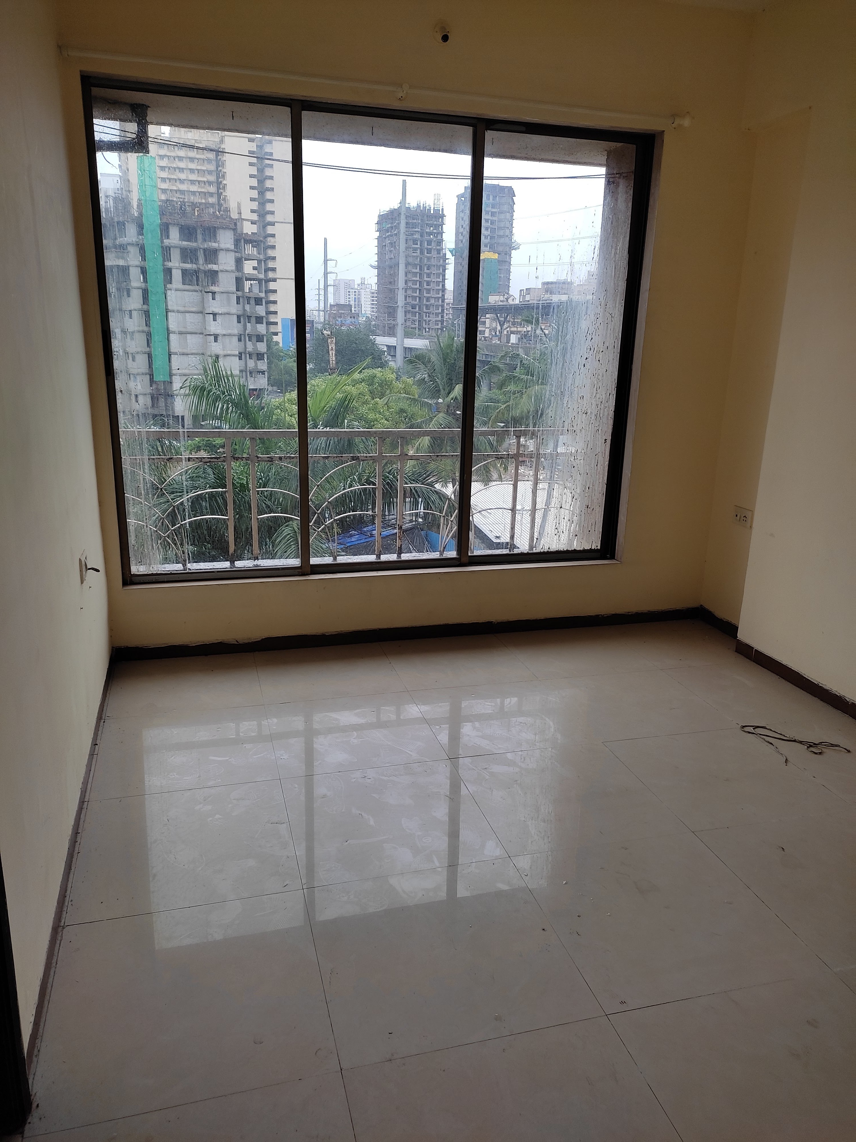 3 BHK 1350 Sq.Ft. Apartment in Symphony Towers Kandivali West