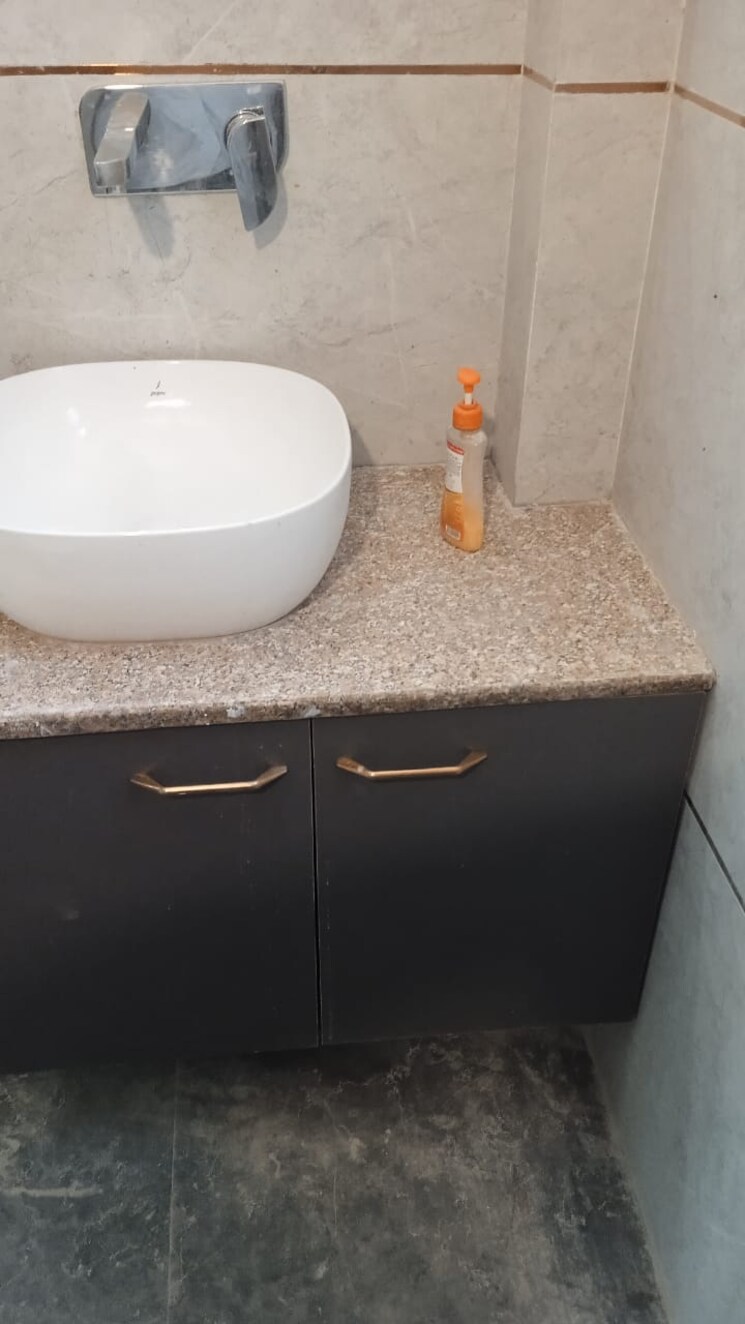 Bathroom, ss-mayfield-gardens 3 Bedroom 1875 Sq.Ft. Builder Floor In Sector 51 Gurgaon 8849416