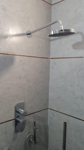 Bathroom in 3 BHK Builder Floor at SS Mayfield Gardens, Sector 51 – for Rent