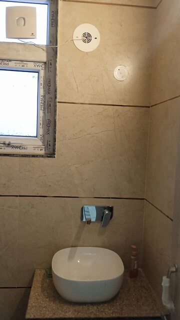 Bathroom in 3 BHK Builder Floor at SS Mayfield Gardens, Sector 51 – for Rent