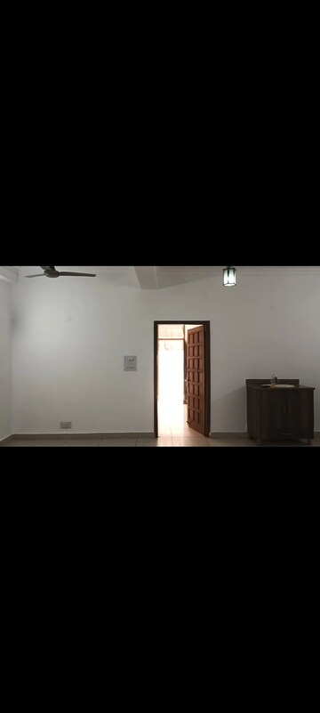 Room in 6 BHK Independent House at RWA Apartments Sector 108, Sector 108 – for Sale