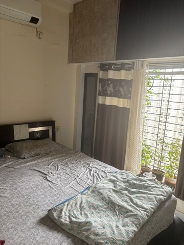Bedroom in 2 BHK Apartment at Sapphire Lakeside, Powai – for Rent