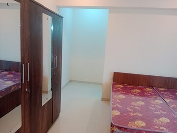 Bedroom in 2 BHK Apartment at Khar West – for Rent