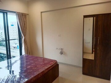 Bedroom in 2 BHK Apartment at Khar West – for Rent