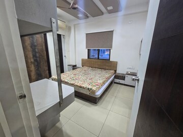 Room in 3 BHK Apartment at Khodiyar Nagar – for Rent