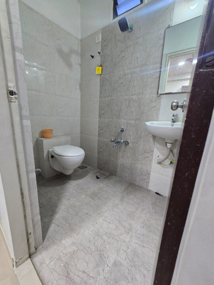 Bathroom, khodiyar nagar 3 Bedroom 1300 Sq.Ft. Apartment In Khodiyar Nagar Vadodara 8849447