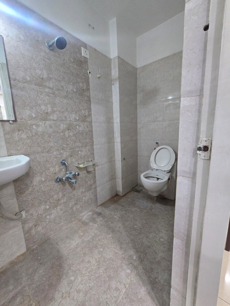Bathroom, khodiyar nagar 3 Bedroom 1300 Sq.Ft. Apartment In Khodiyar Nagar Vadodara 8849447