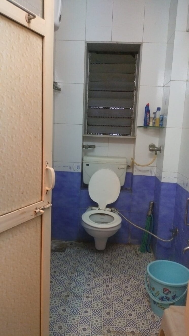Bathroom, bandra west 2 Bedroom 750 Sq.Ft. Apartment In Bandra West Mumbai 8849464