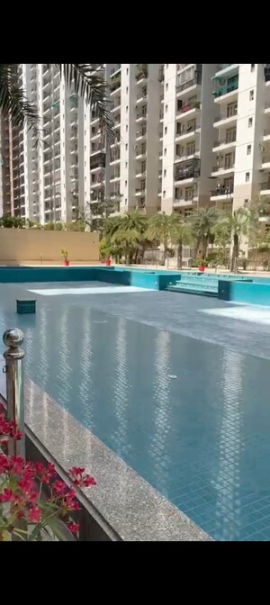 Swimming Pool in 3 BHK Apartment at Omaxe R2, Gomti Nagar – for Sale