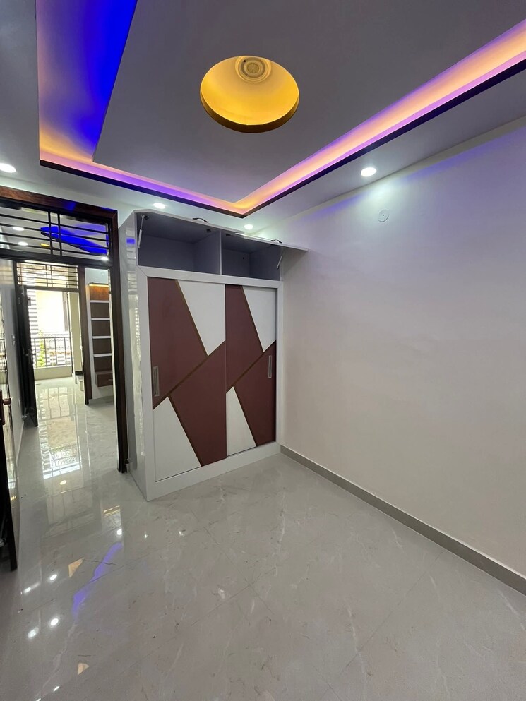 Room, sa-homes-i 3.5 Bedroom 288 Sq.Ft. Independent House In Uttam Nagar Delhi 8849476