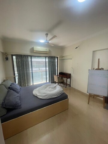 Bedroom in 3 BHK Apartment at Khar West – for Rent