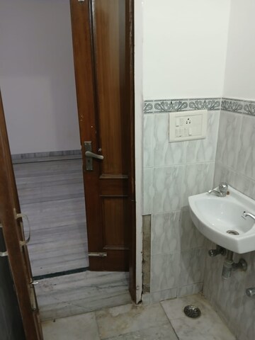 Bathroom in 3 BHK Builder Floor at Sector 37 – for Rent