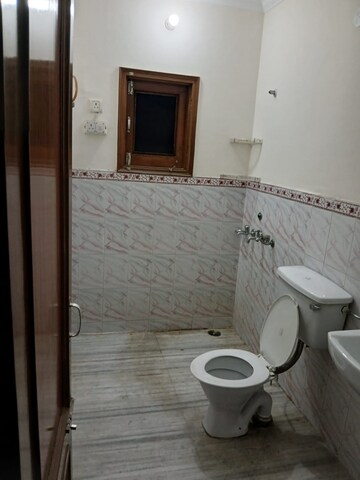 Bathroom in 3 BHK Builder Floor at Sector 37 – for Rent