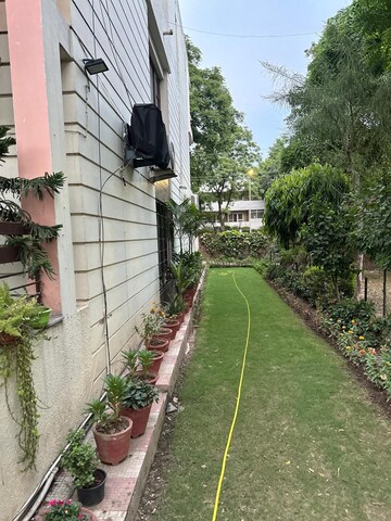Balcony in 3 BHK Builder Floor at Sector 37 – for Rent