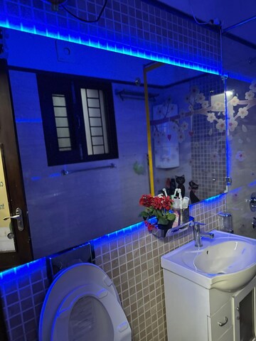 Team Area in 3 BHK Builder Floor at Sector 37 – for Rent