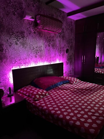 Bedroom in 3 BHK Builder Floor at Sector 37 – for Rent