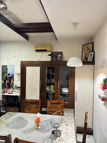 Bedroom in 3 BHK Builder Floor at Sector 37 – for Rent