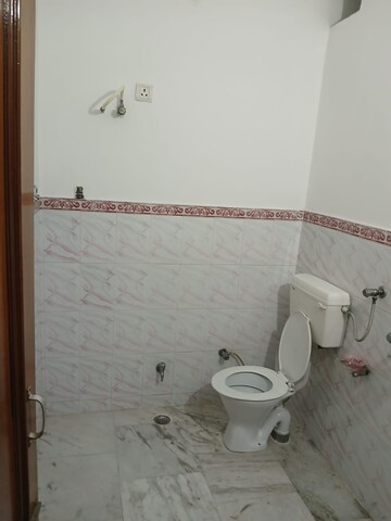 Bathroom in 3 BHK Builder Floor at Sector 37 – for Rent