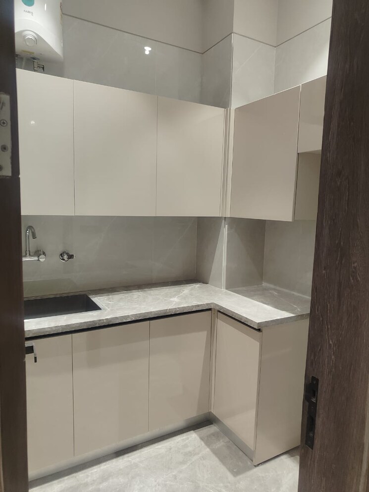 Kitchen, vasant vihar 4 Bedroom 4000 Sq.Ft. Independent House In Vasant Vihar Delhi 8849546