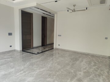 Room in 4 BHK Independent House at Vasant Vihar – for Rent
