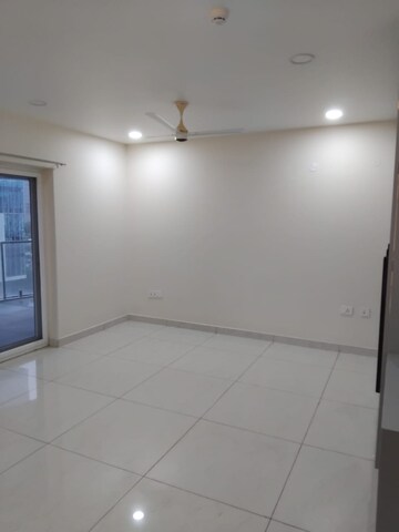 Room in 4 BHK Apartment at Vasavi GP Trends, Nanakramguda – for Rent