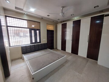 Bedroom in 3 BHK Builder Floor at Gujranwala Town – for Rent