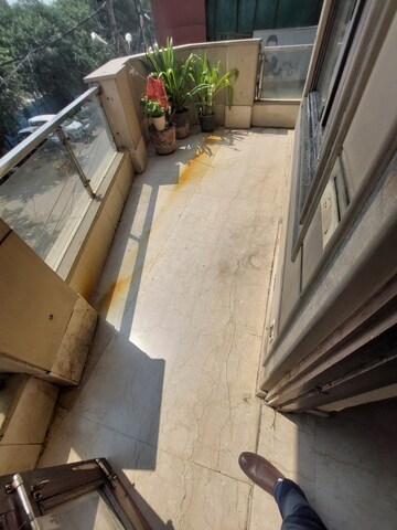 Balcony in 3 BHK Builder Floor at Gujranwala Town – for Rent