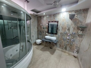 Attached Bathroom in 3 BHK Builder Floor at Gujranwala Town – for Rent