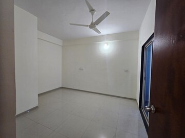 Room in 3 BHK Penthouse at Sama Savli Road – for Sale