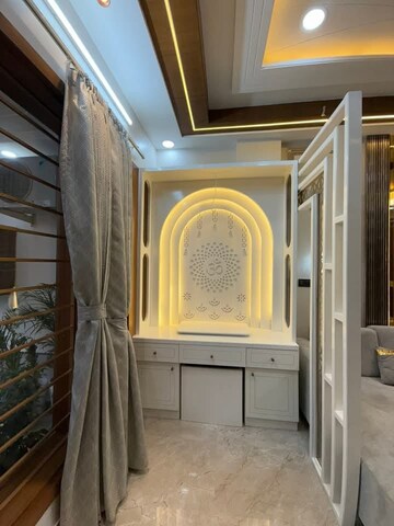 Building Lobby in 3.5 BHK Builder Floor at Igi Airport Area – for Sale