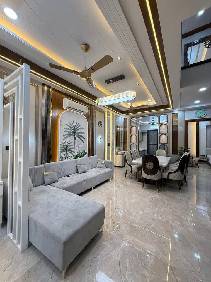 3.5 BHK + Pooja Room,Study Room Builder Floor For Sale in Ultra Luxury Apartment 