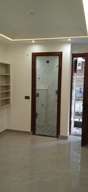 Room in 3.5 BHK Builder Floor at Mahavir Enclave 1 – for Sale