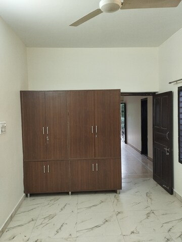 Room in 3 BHK Independent House at Sector 14 – for Rent
