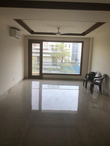 Room in 3 BHK Apartment at Defence Colony – for Rent