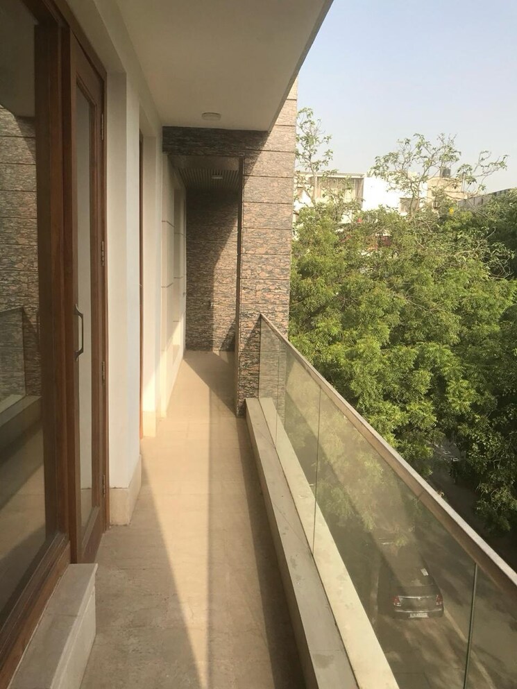 Balcony, defence colony 3 Bedroom 2850 Sq.Ft. Apartment In Defence Colony Delhi 8849619