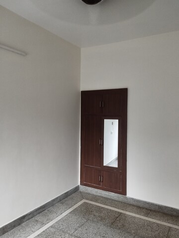 Room in 3 BHK Independent House at Sector 14 – for Rent