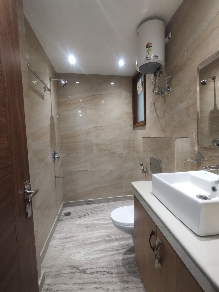 Bathroom, gupta-awas 3 Bedroom 263 Sq.Yd. Builder Floor In Sector 43 Gurgaon 8849630