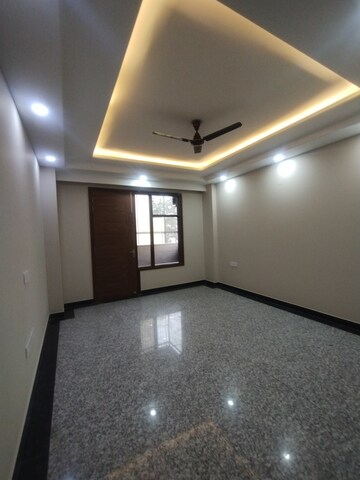 Room in 3 BHK Builder Floor at Ansal Sushant Lok I, Sector 43 – for Rent