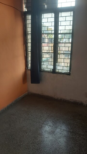 Room in 1.5 BHK Apartment at Uma Cooperative Society, Mayur Vihar 1 – for Rent